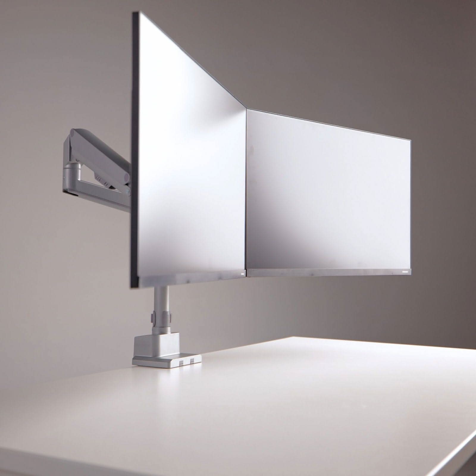 full-motion-dual-monitor-desk-mount-height-adjustable-with-gas-spring-arms-mount-it-mi-6772-39684126146715
